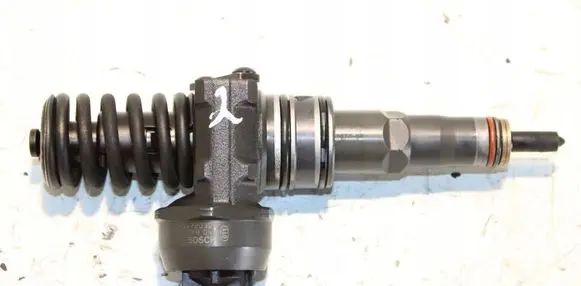 Volkswagen PASSAT B6 Fuel injector 038130073BK