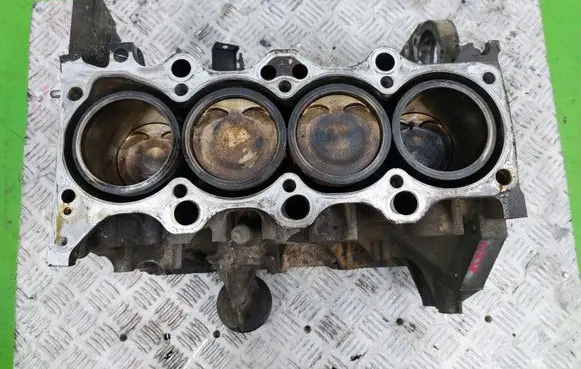 Suzuki Liana Engine block M16A113086