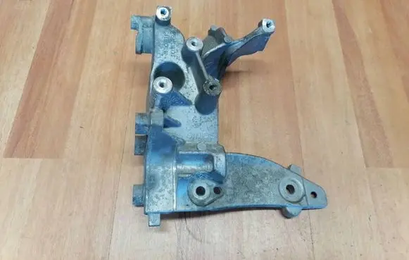 Citroen C4 Grand Picasso Generator/alternator bracket 9674030280