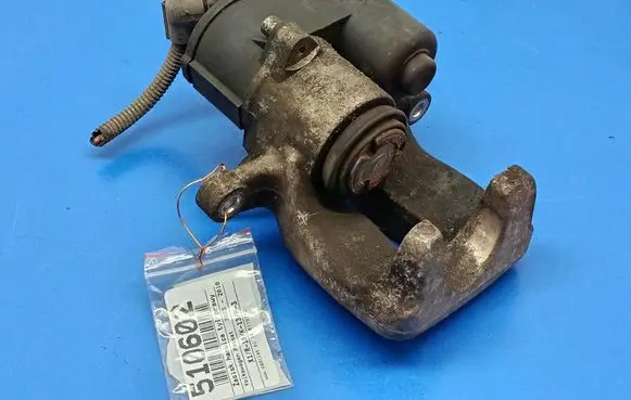 Volkswagen PASSAT B5.5 Rear brake caliper 