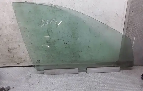 Volvo XC90 Front door window glass four-door