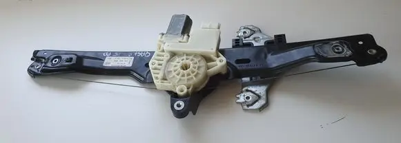 Nissan Qashqai Front door window regulator motor