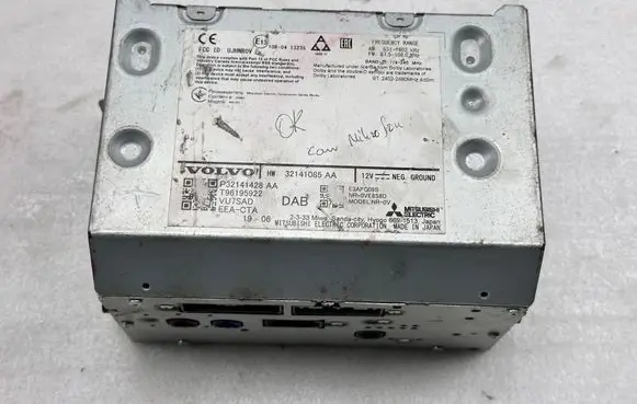 Volvo XC90 Radio/CD/DVD/GPS head unit 32141085AA 32141085