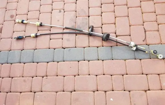 Opel Insignia A Gear shift cable linkage 55583300