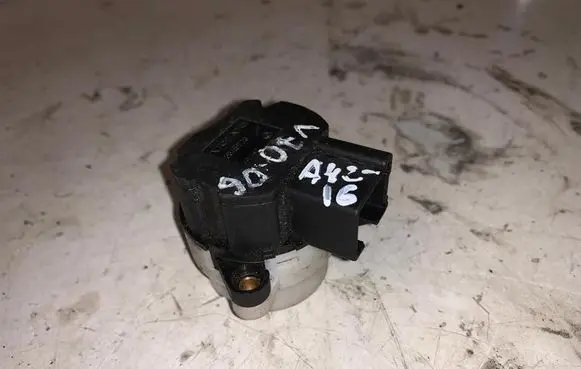 Volvo V70 Ignition lock 8645228