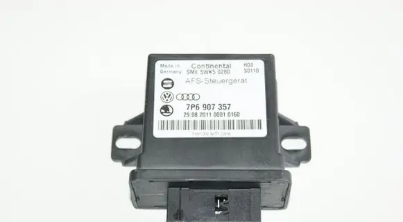 Volkswagen Touareg II Light module LCM 7P6907357