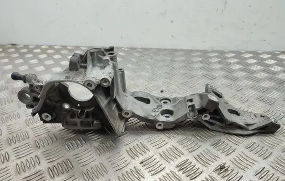 Volkswagen Golf VII Fuel pump bracket 04L903143D