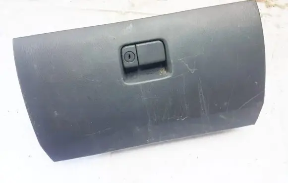 Mazda 626 Glove box