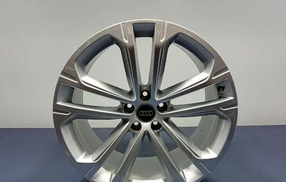 Audi Q7 4L R18 alloy rim 4M0601025DT