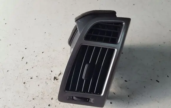 Hyundai i20 (PB PBT) Dashboard side air vent grill/cover trim
