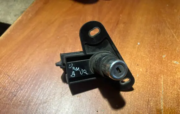 Opel Omega B2 Tailgate exterior lock 