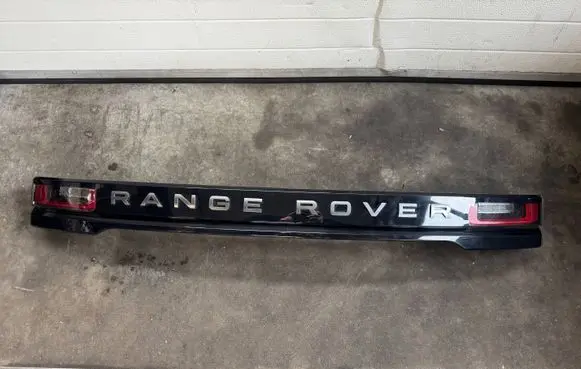 Land Rover Range Rover Velar Rear/tail lights J8A213192BE