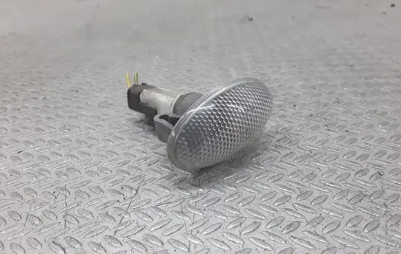 Citroen Xsara Front fender indicator light