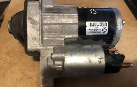 Nissan Qashqai Starter motor 233006662R