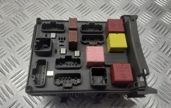Renault Espace IV Fuse box set 8200447434-A