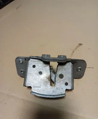 Chrysler Grand Voyager V Rear door lock 020335