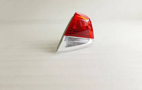 BMW 3 E90 E91 Tailgate rear/tail lights 6937460 1090028