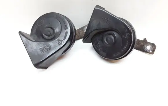 Volvo XC70 Horn signal 08635072 08635071
