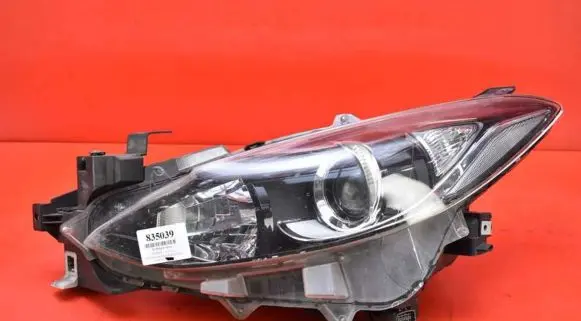 Mazda 3 II Headlight/headlamp BHR151040
