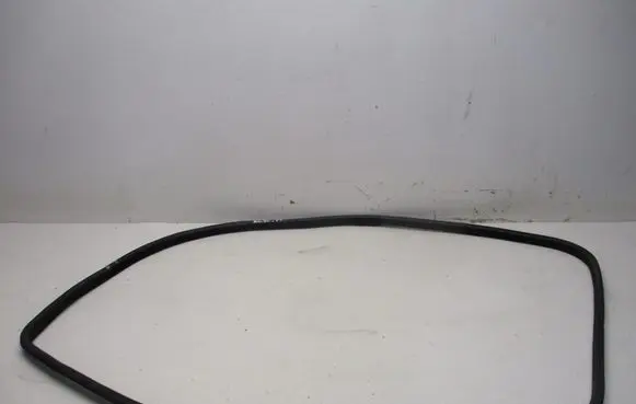 Volvo XC90 Front door rubber seal