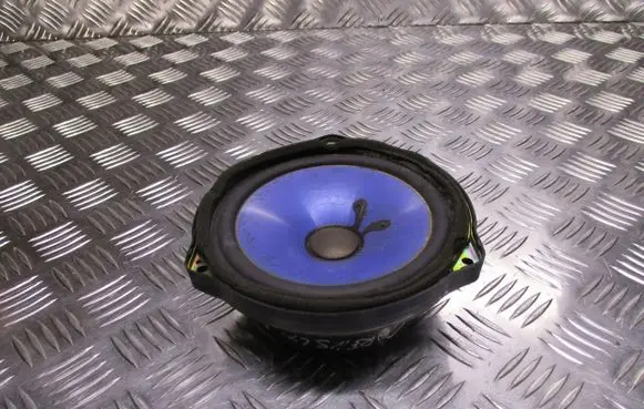 KIA Carens I Rear door speaker