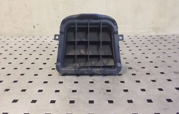 Audi A5 8T 8F Quarter panel pressure vent 8K0819161A
