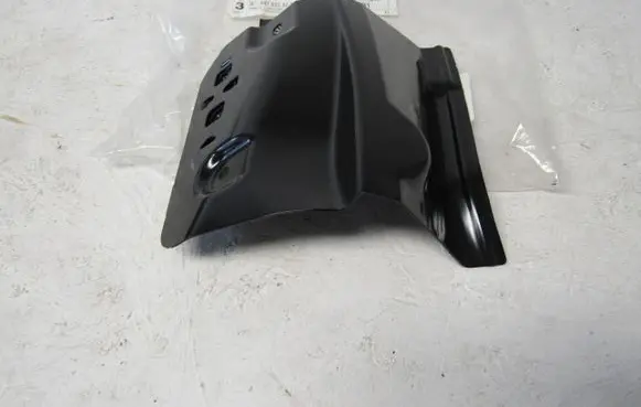 Mercedes-Benz Vito Viano W447 Front bumper mounting bracket A4476308201