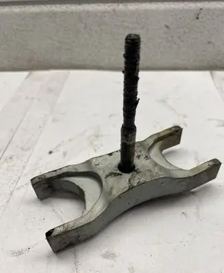Volkswagen PASSAT B7 Fuel Injector clamp holder 216A