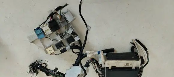 Toyota Yaris XP210 Comfort/convenience module 89221K0020
