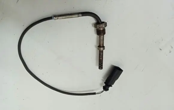 Audi A5 8T 8F Exhaust gas temperature sensor 059906088A