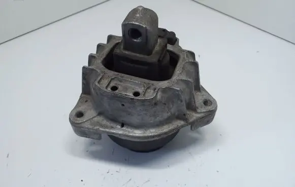 BMW 5 F10 F11 Engine mount bracket 22116777373 22116797183