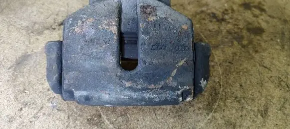 Volkswagen Eos Front brake caliper