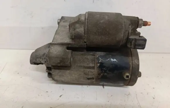 Peugeot 208 Starter motor M000T32271 7550017
