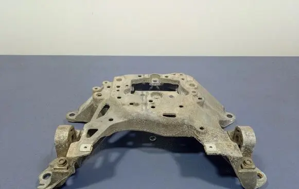 Audi RS Q8 Gearbox mounting bracket 4M0399262C