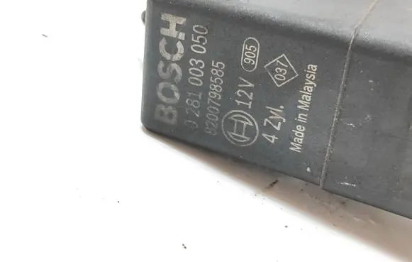 Renault Trafic III (X82) Glow plug pre-heat relay 8200798585 0281003050