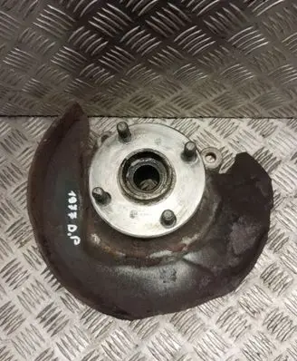 Toyota Corolla E110 Front wheel hub