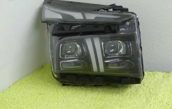 Hyundai Santa Fe Headlight/headlamp 92102-S1600