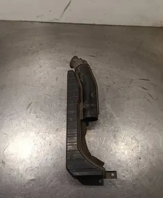 Suzuki Swift II Intake resonator 71LR01