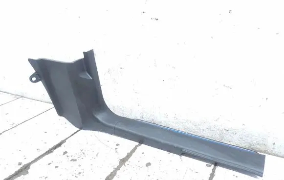 Chevrolet Captiva Front sill trim cover 20832152