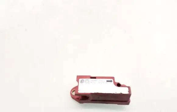 Volkswagen Golf IV Airbag deployment crash/impact sensor IJ0909606D