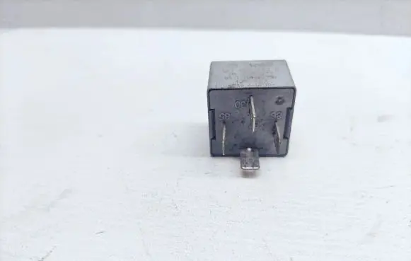 Volkswagen Touran I Other relay 141951253B 20240072