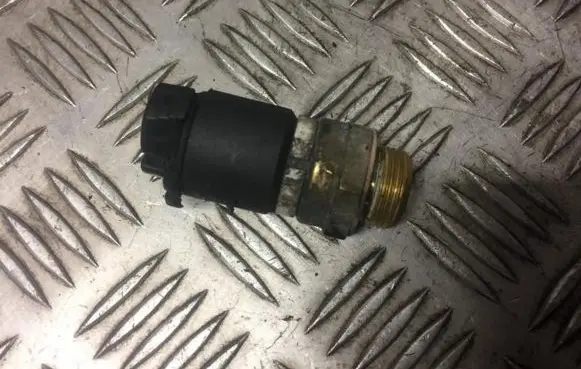 Coolant temperature sensor