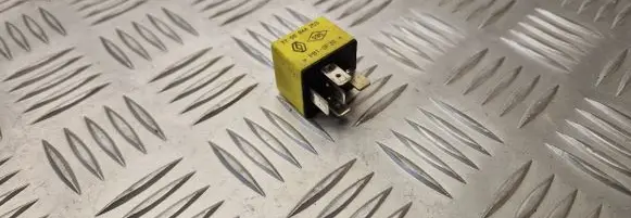 Renault Scenic I Other relay 7700844253
