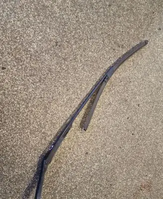 Audi A6 S6 C6 4F Front wiper blade arm