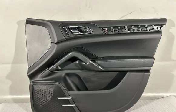 Porsche Cayenne (92A) Front door card panel trim 7P5867012C