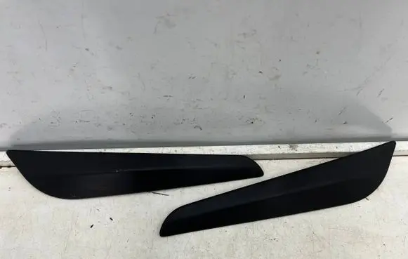 Mazda 2 Rear bumper trim bar molding df71-v3-115 df71v3115