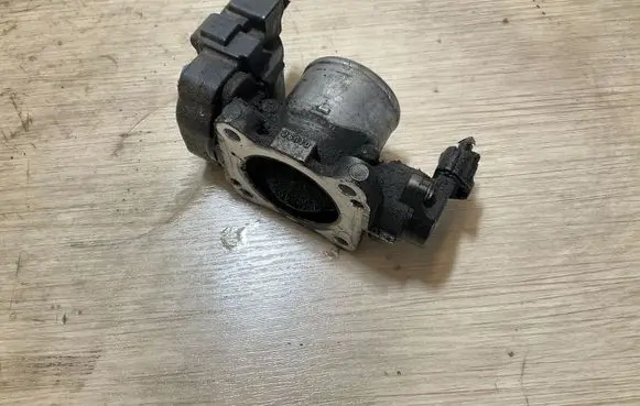 Lexus IS 220D-250-350 Throttle valve 26010