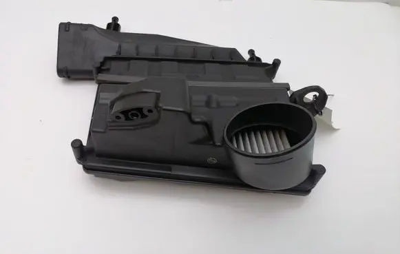Mercedes-Benz E W211 Air filter box A6420901701