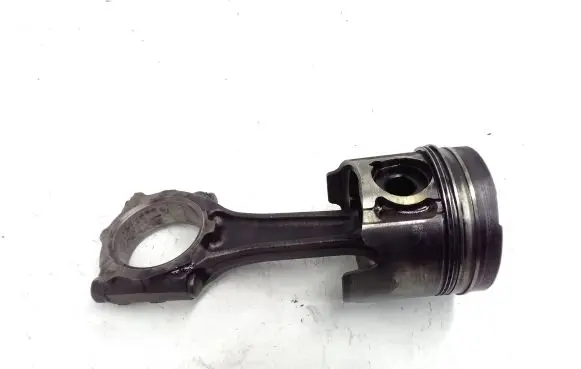 Opel Astra G Piston with connecting rod