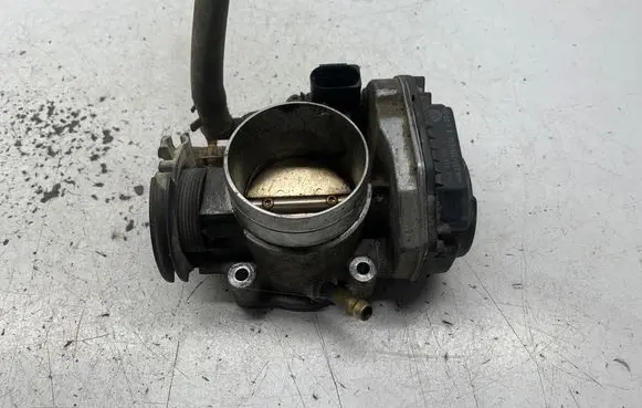 Volkswagen Bora Throttle valve 06A133064J 32798 408237111012